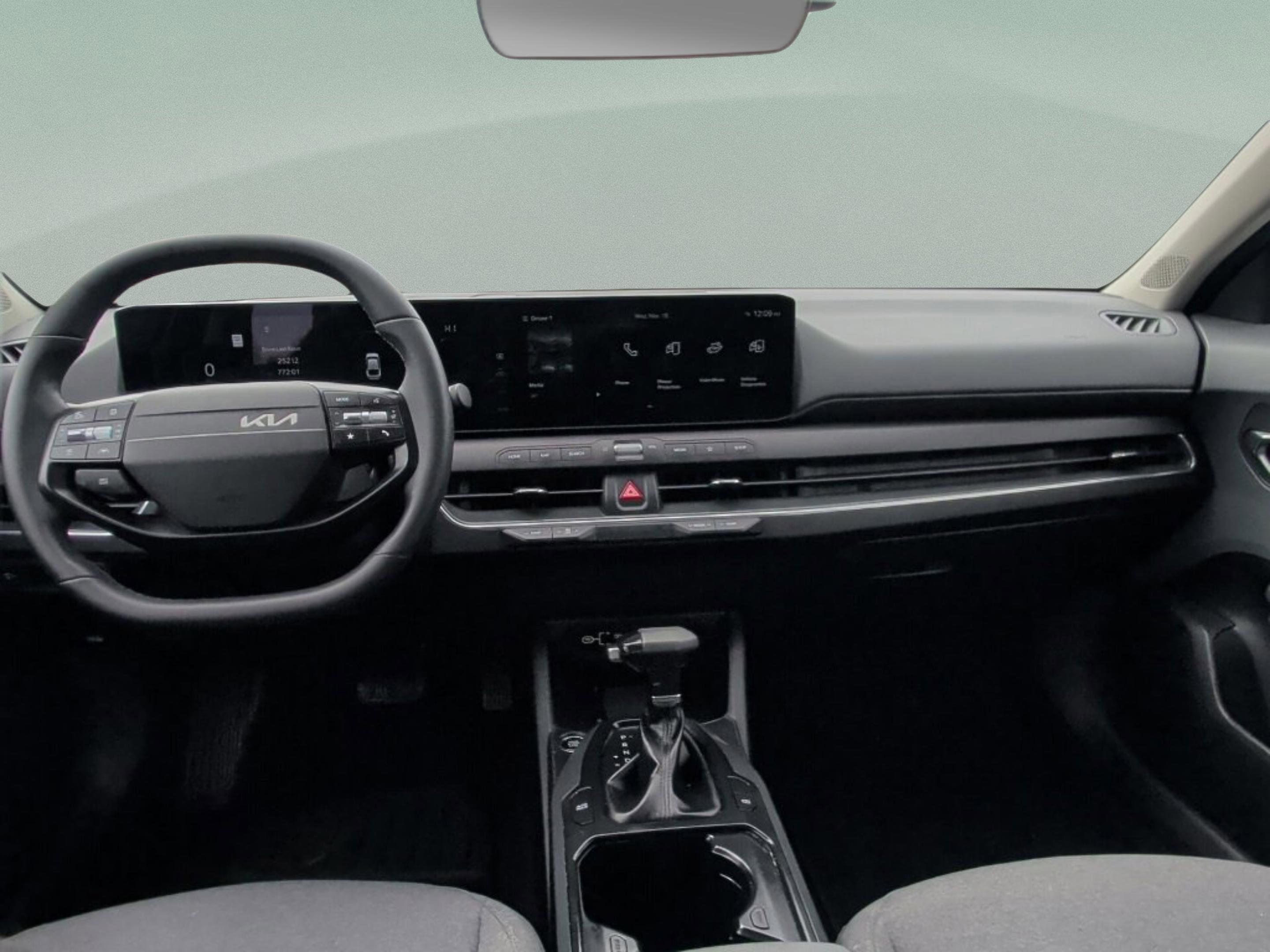 Used 2025 Kia K4 EX image 25