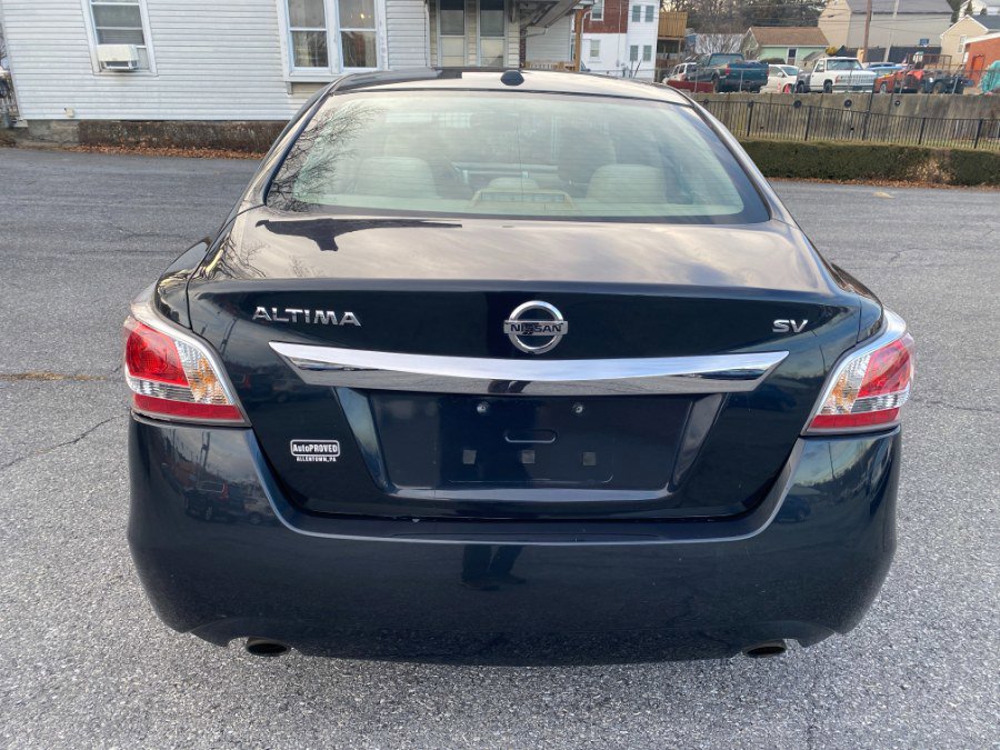 Used 2015 Nissan Altima 2.5 SV w/ Convenience Package FWD image 4