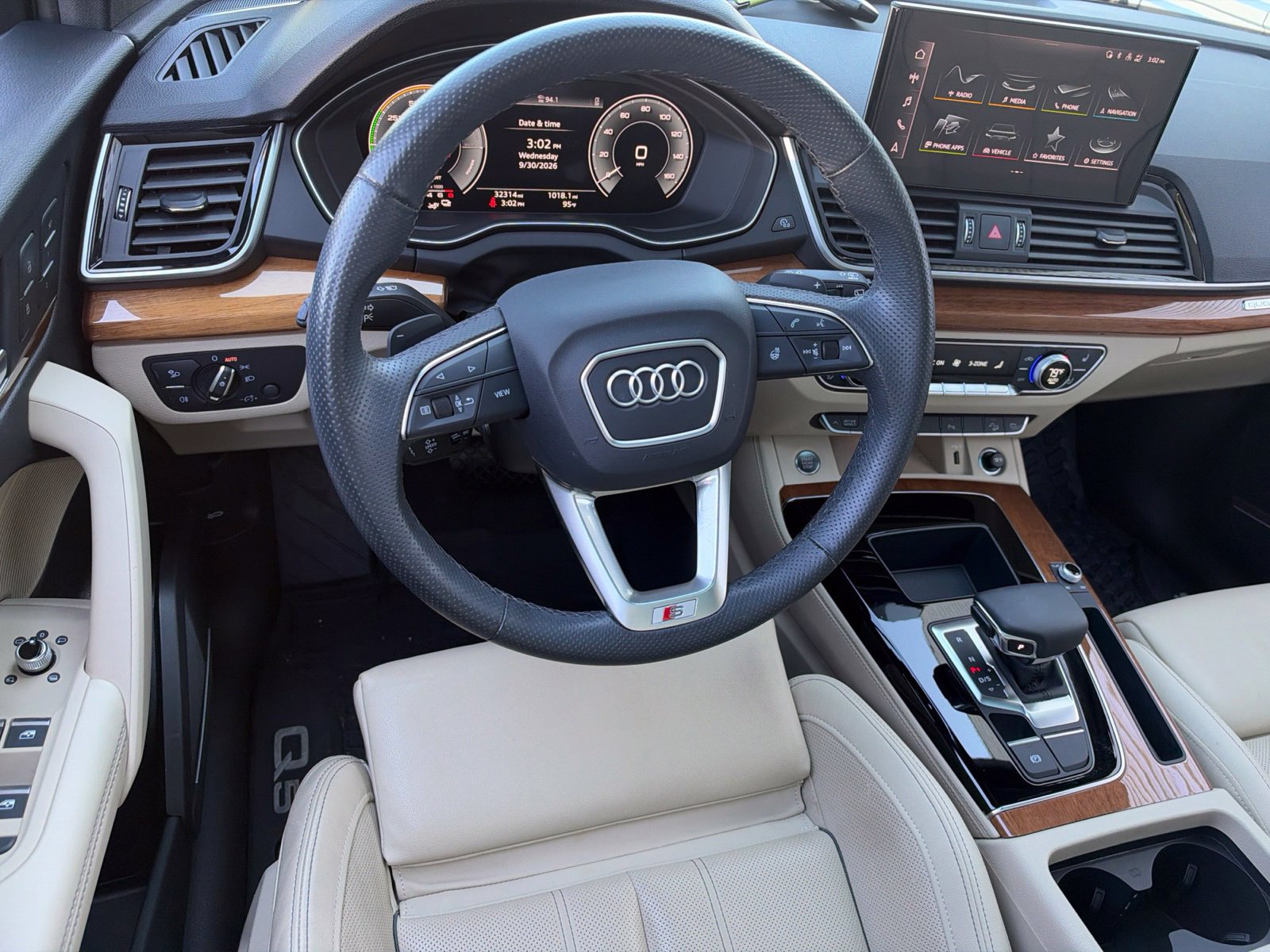 Used 2024 Audi Q5 e Premium Plus w/ Premium Plus Package AWD/4WD image 38