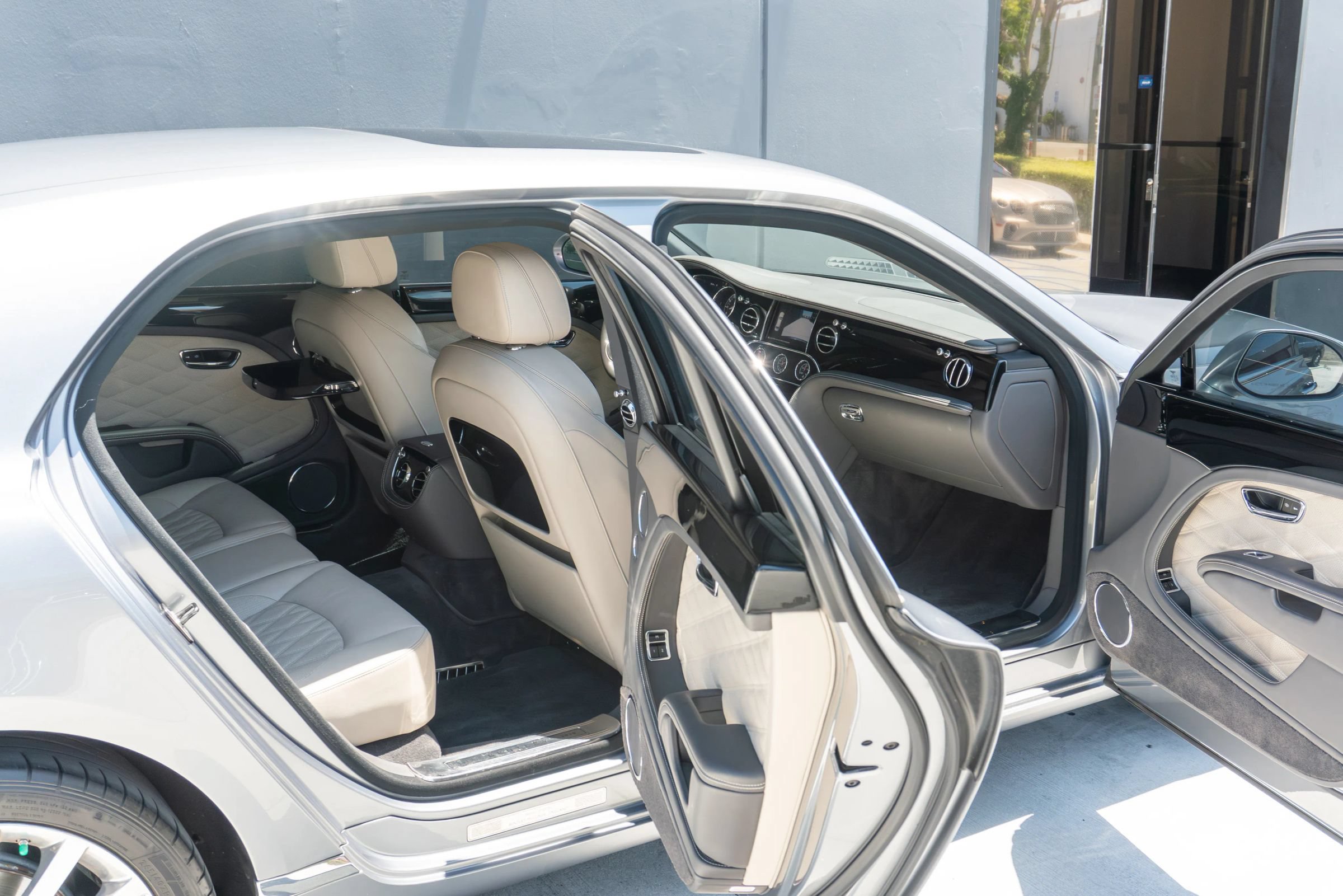 Used 2020 Bentley Mulsanne RWD image 55