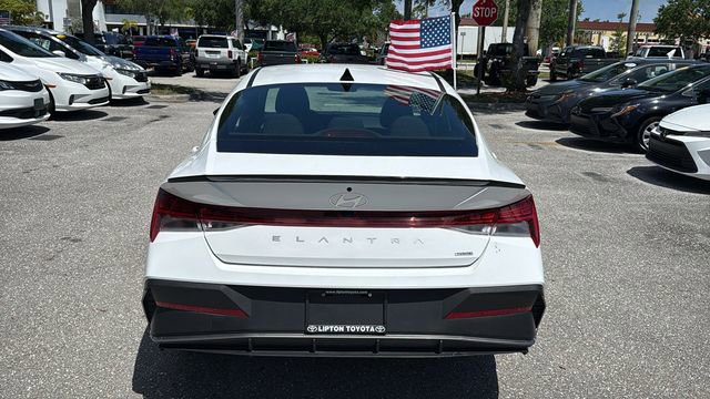 Used 2025 Hyundai Elantra SEL FWD image 6