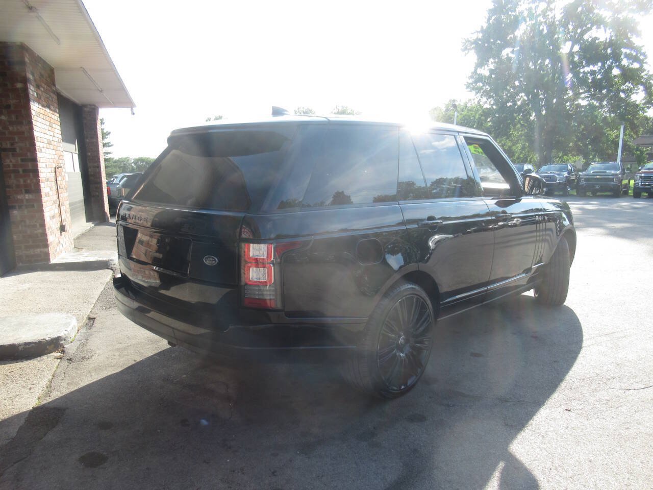 Used 2017 Land Rover Range Rover Supercharged AWD/4WD image 2