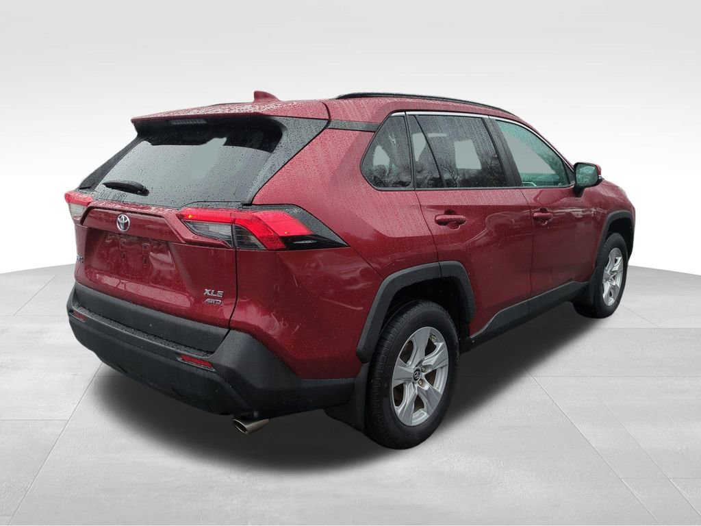 Used 2019 Toyota RAV4 XLE w/ All Weather Liner Package image 4