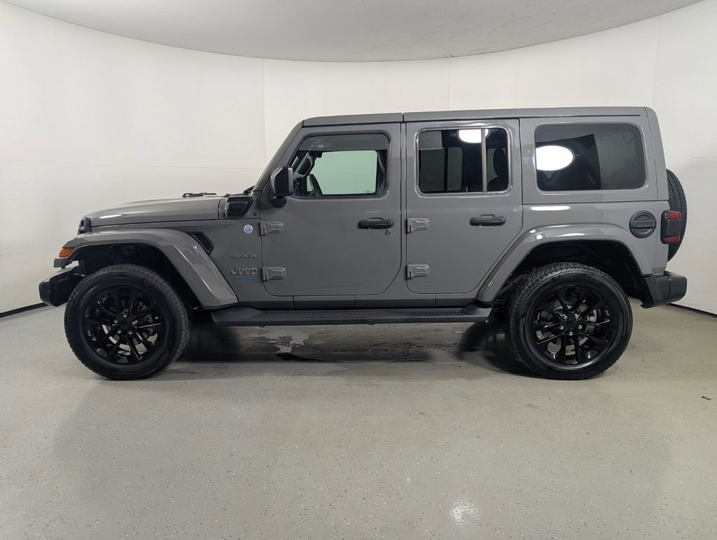 Used 2021 Jeep Wrangler Unlimited Sahara w/ Cold Weather Group AWD/4WD image 4