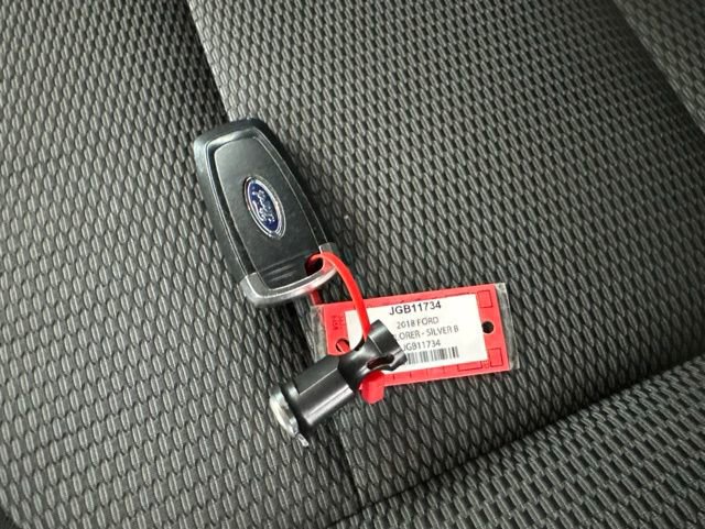 Used 2018 Ford Explorer XLT AWD/4WD image 22