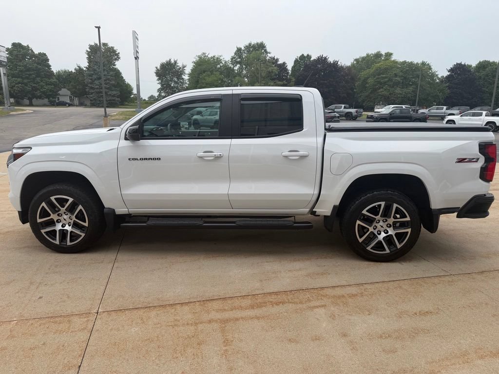 Used 2023 Chevrolet Colorado Z71 w/ Z71 Convenience Package 2 AWD/4WD image 6