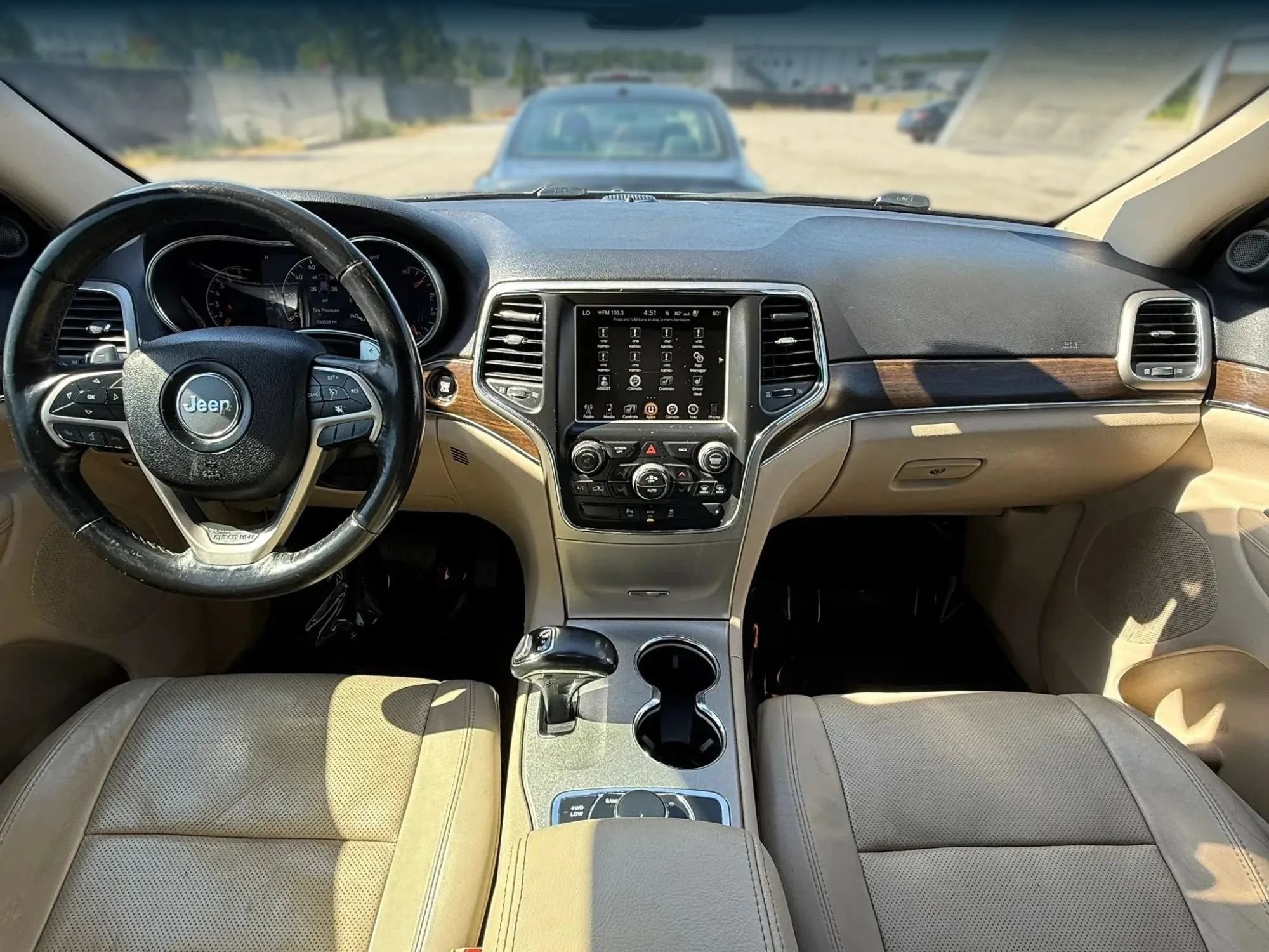 Used 2015 Jeep Grand Cherokee Limited w/ Luxury Group II AWD/4WD image 3