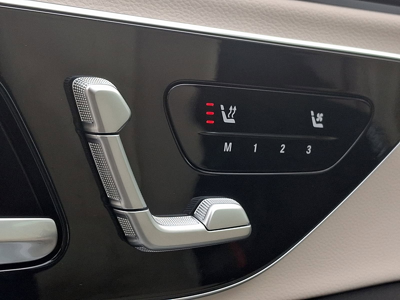 New 2026 Mercedes-Benz E 350 4MATIC Sedan image 17