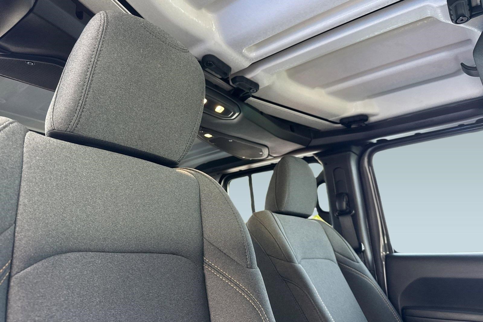 Used 2025 Jeep Gladiator Willys image 27