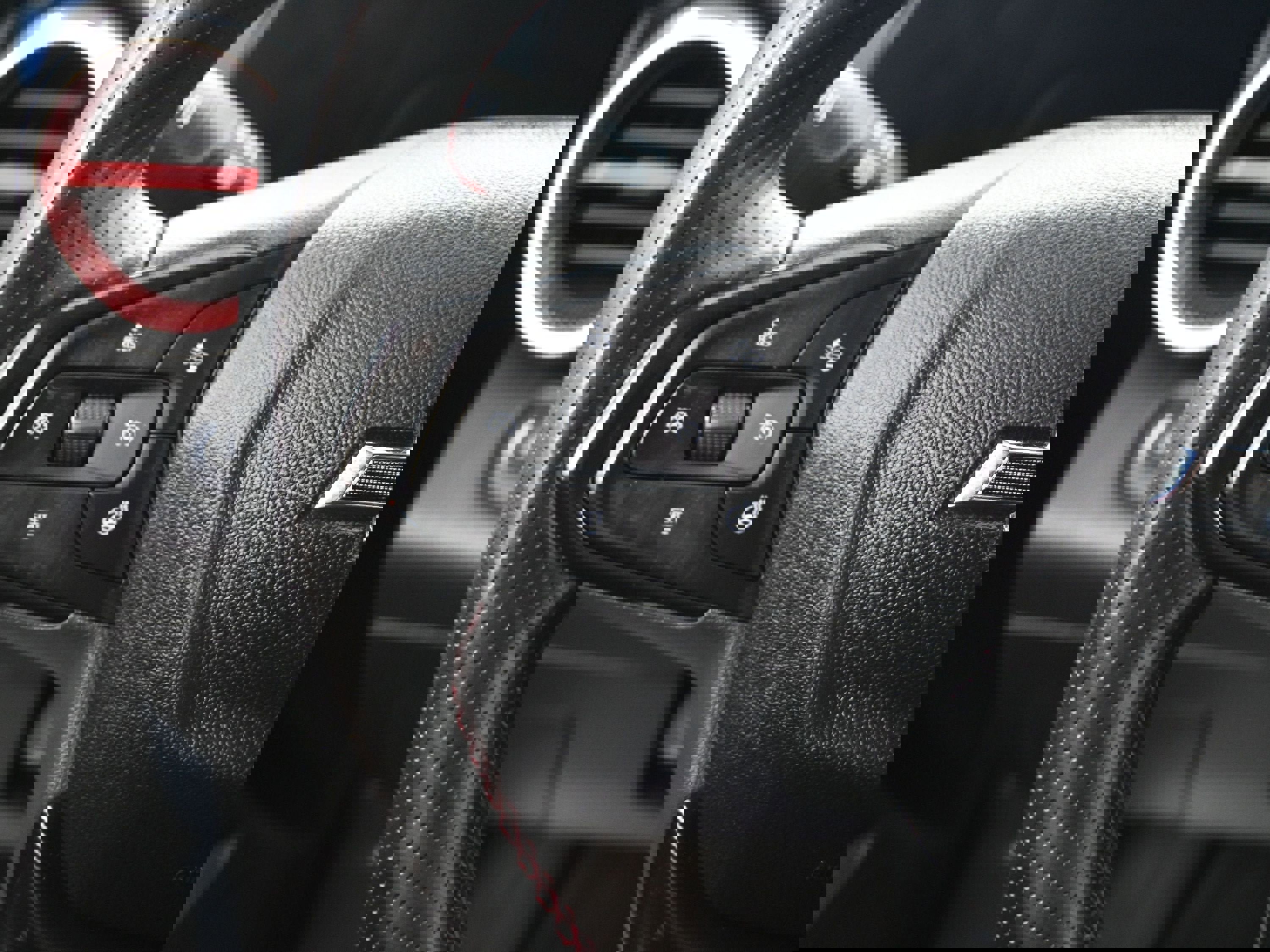 Certified 2024 Chevrolet Trax RS w/ Sunroof Package image 11