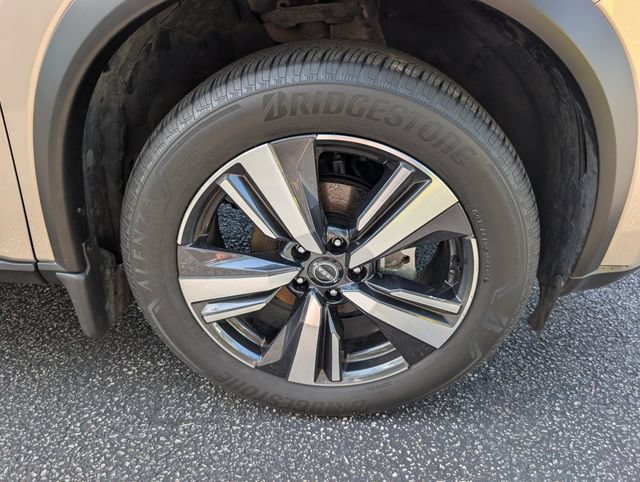 Used 2023 Nissan Rogue Platinum w/ Platinum Premium Package FWD image 9