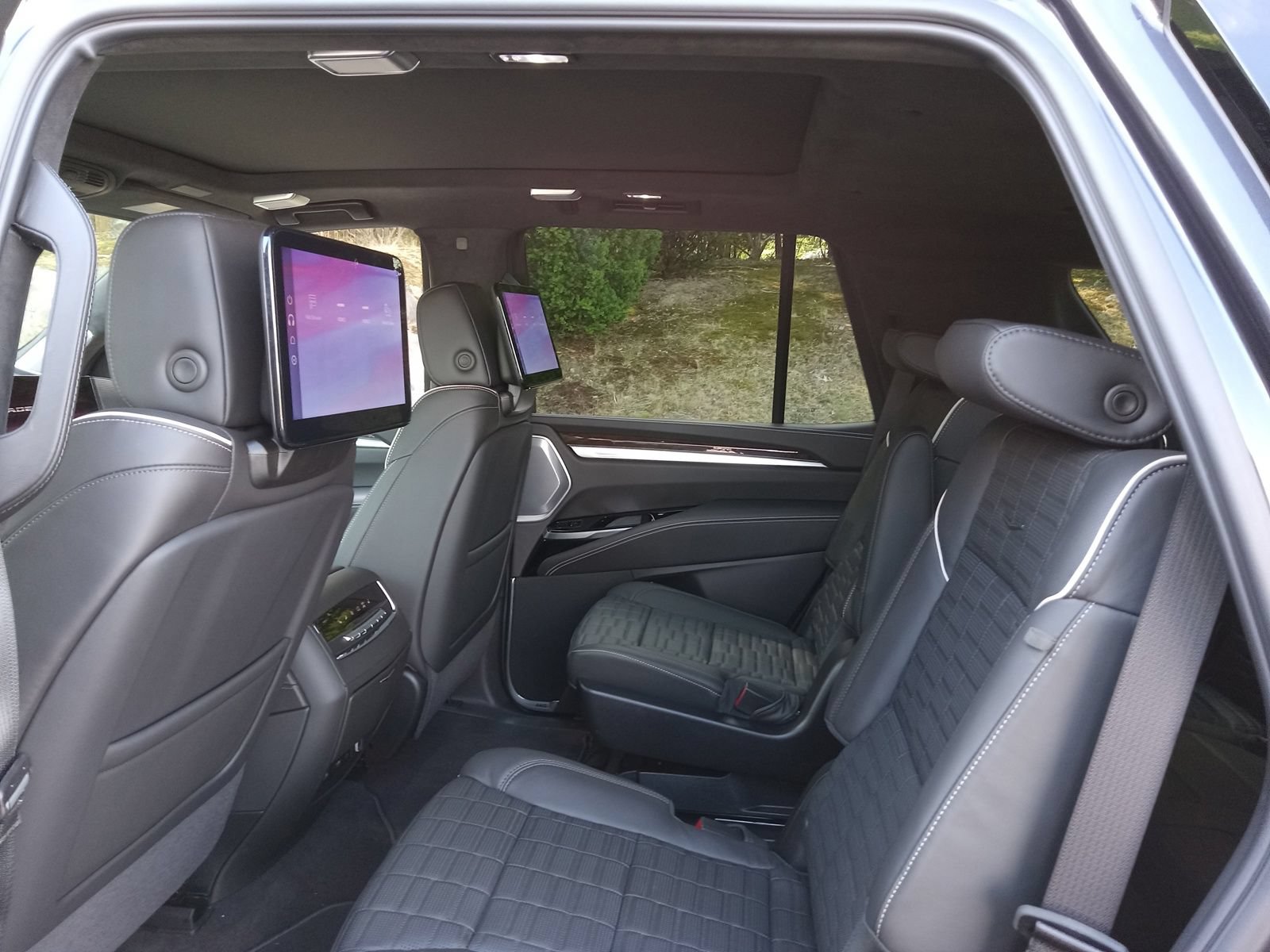 New 2026 Cadillac Escalade Platinum Sport AWD/4WD image 21