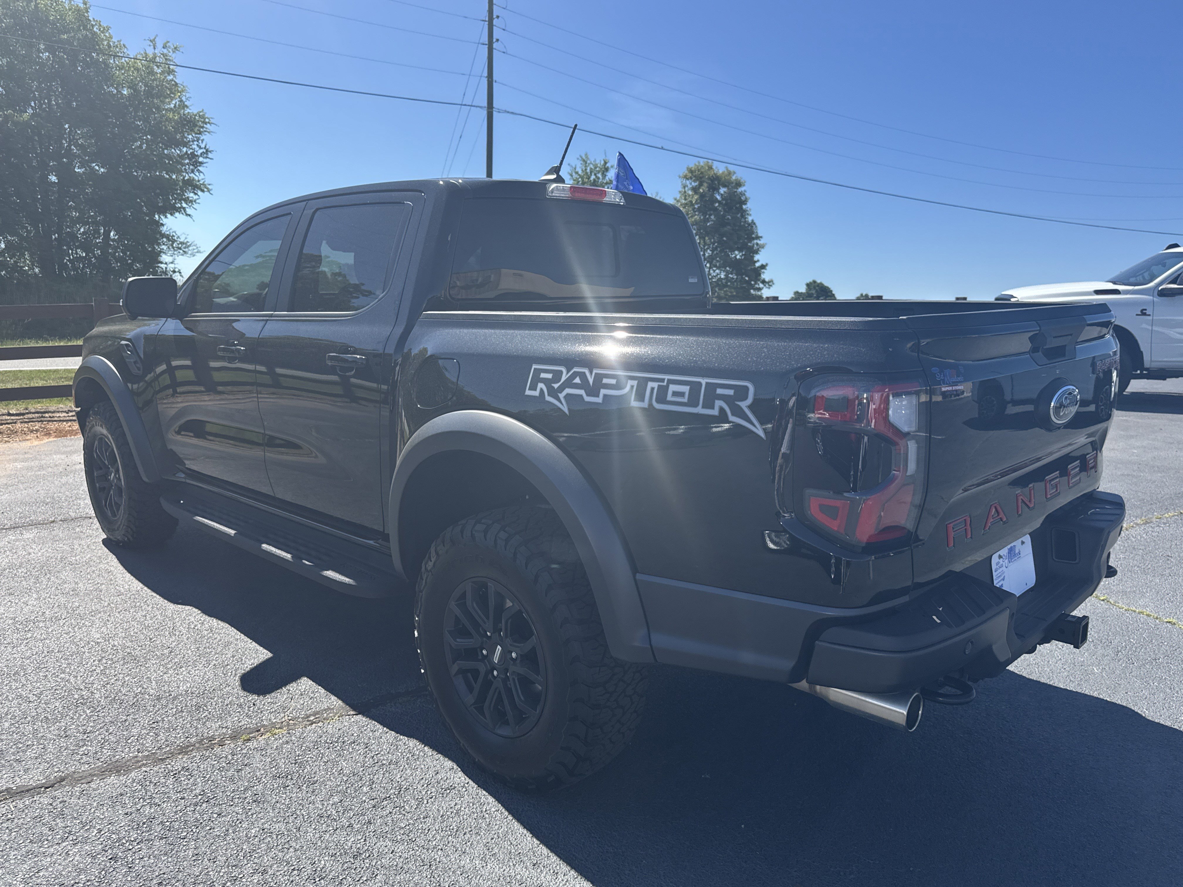 Certified 2025 Ford Ranger Raptor AWD/4WD image 7