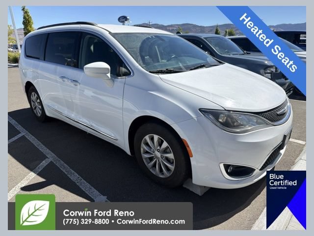 Used 2017 Chrysler Pacifica Touring-L FWD image 1