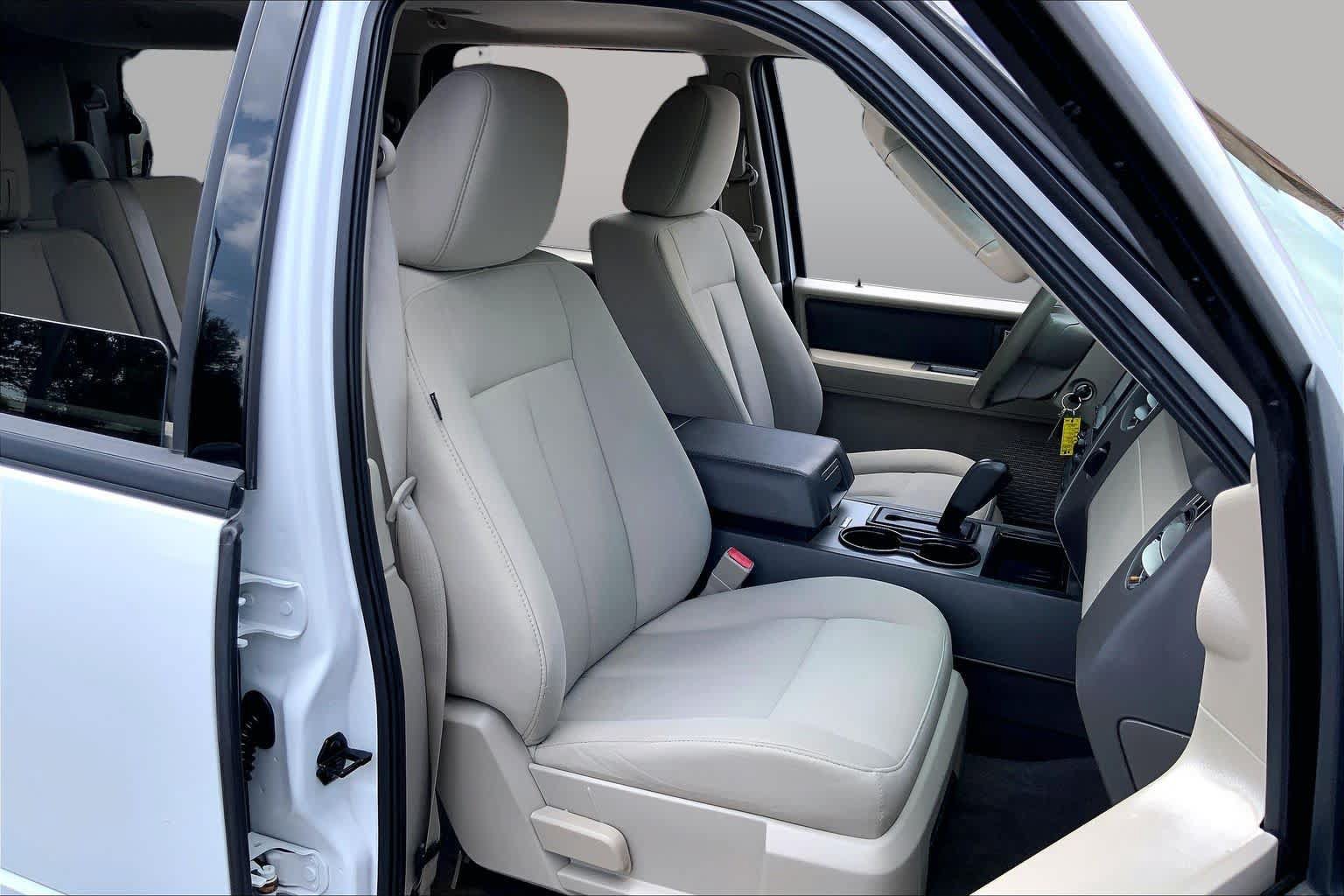 Used 2014 Ford Expedition XLT RWD image 9
