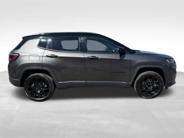 Used 2023 Jeep Compass Altitude w/ Sun and Sound Group image 8