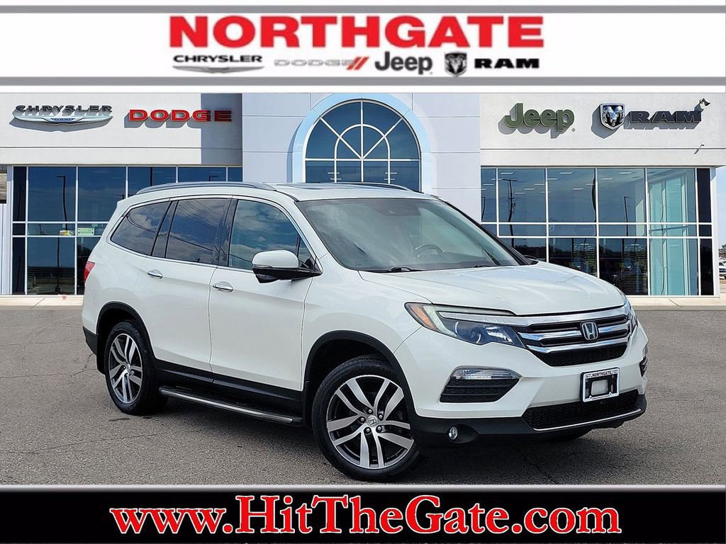 Used 2017 Honda Pilot Touring image 1