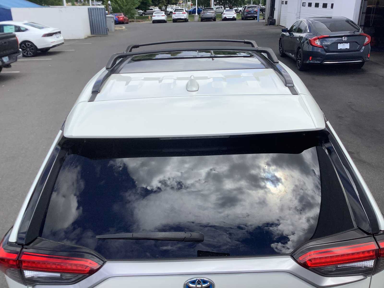 Used 2021 Toyota RAV4 Limited AWD/4WD image 5