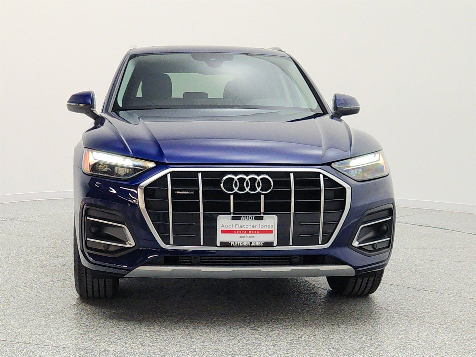 Used 2023 Audi Q5 2.0T Premium w/ Convenience Package AWD/4WD image 2