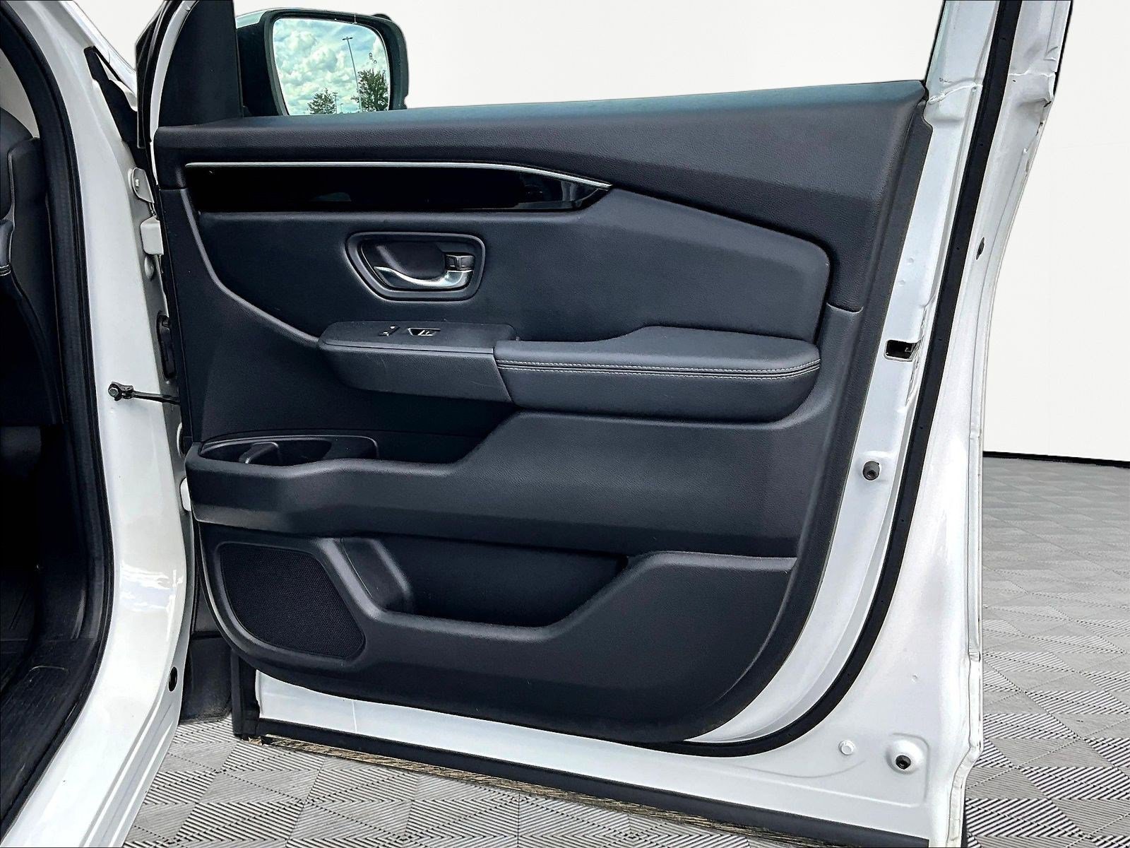 Used 2023 Honda Pilot Touring image 29