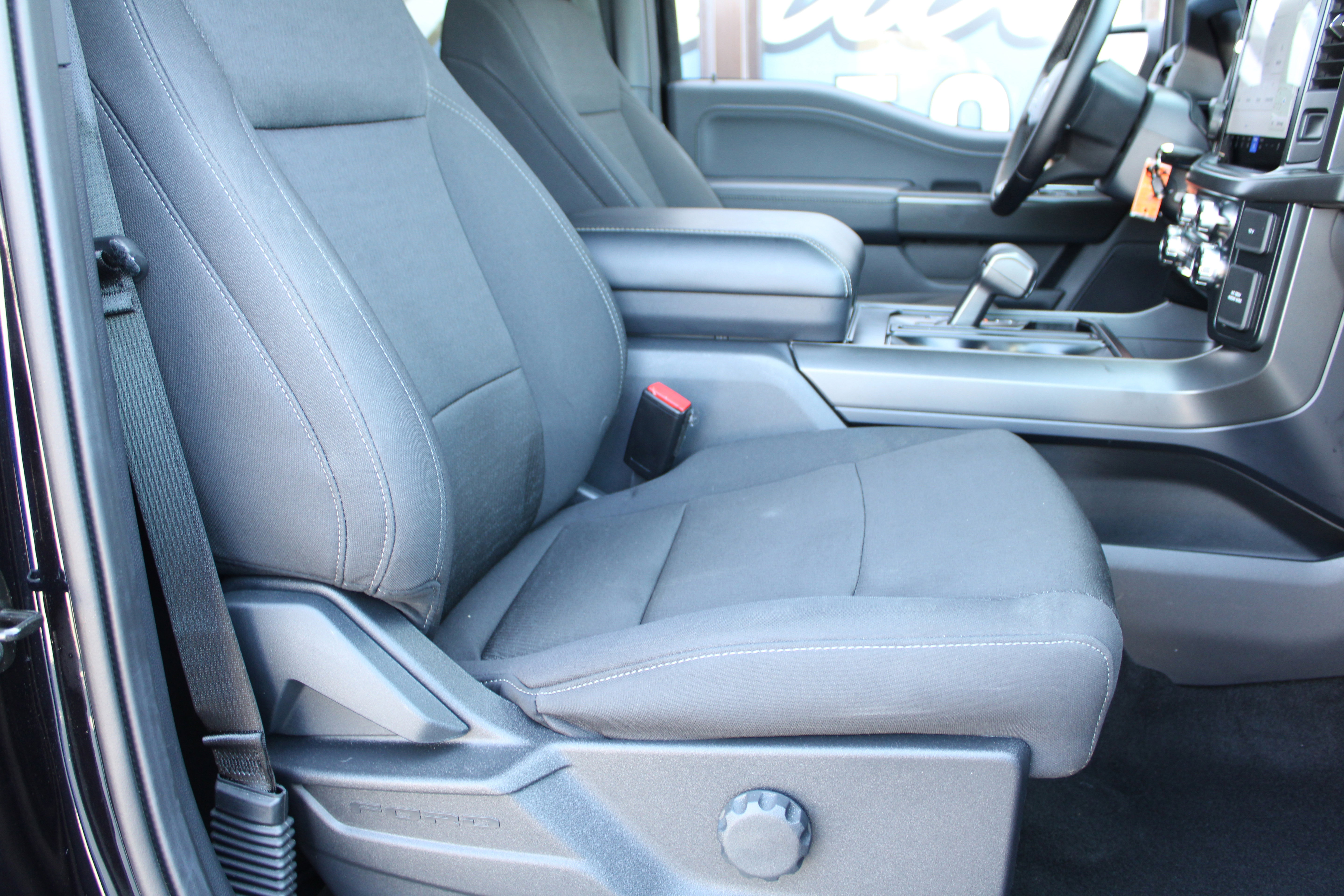 Used 2024 Ford F150 XLT w/ Tow/Haul Package image 17