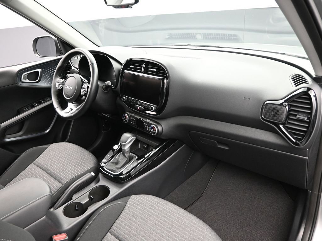 Used 2023 Kia Soul EX image 28