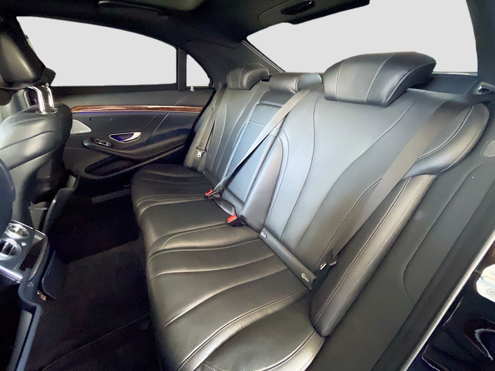 Used 2015 Mercedes-Benz S 550 4MATIC Sedan image 17