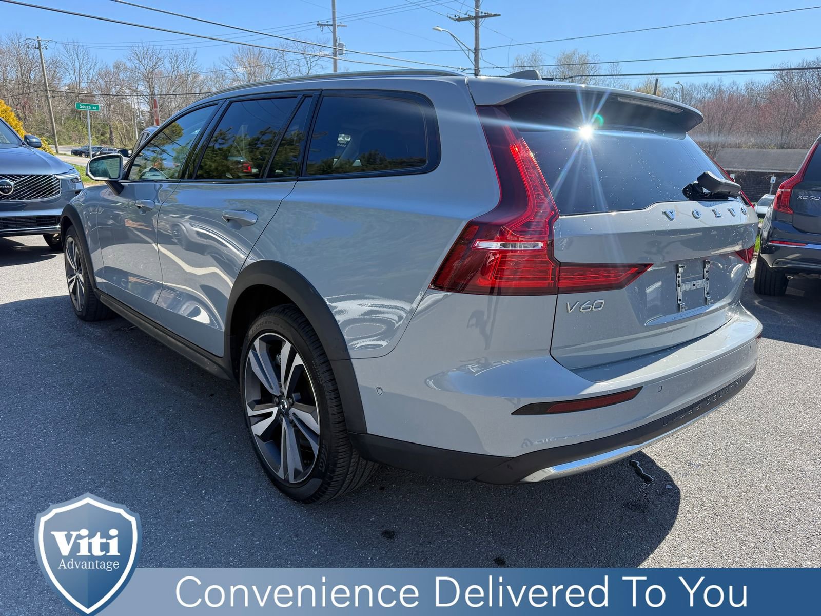 Certified 2025 Volvo V60 B5 Cross Country Plus AWD/4WD image 6