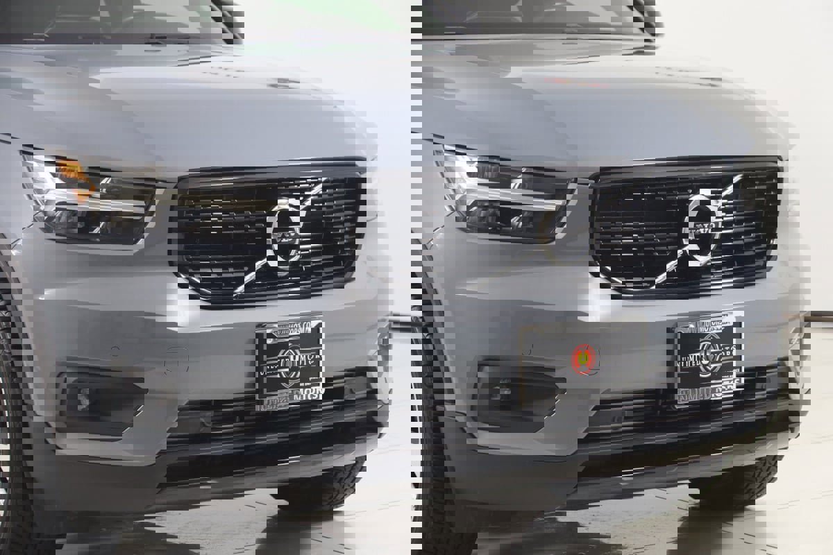 Used 2020 Volvo XC40 T5 R-Design image 39