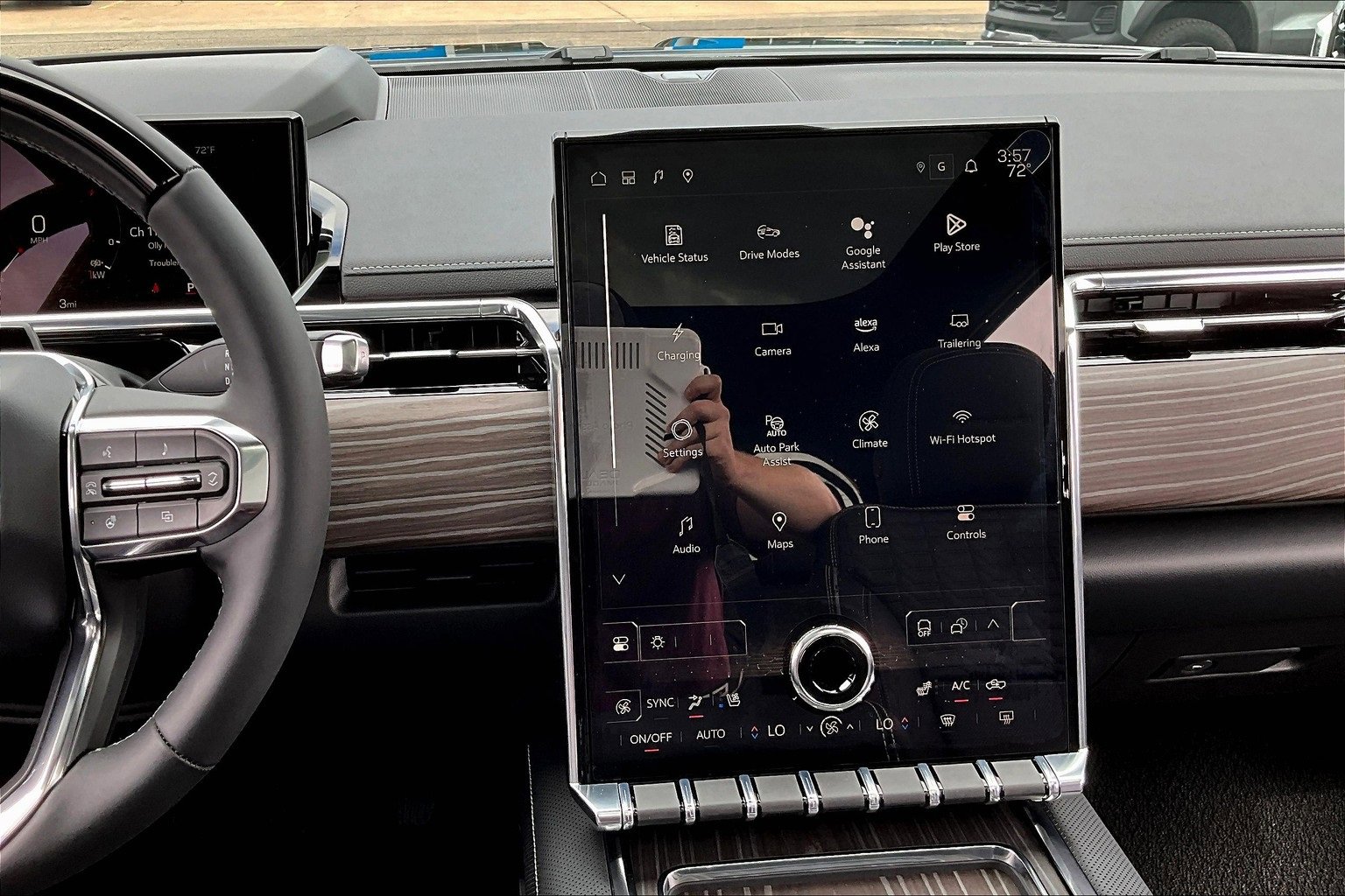 New 2025 GMC Sierra EV Denali image 7