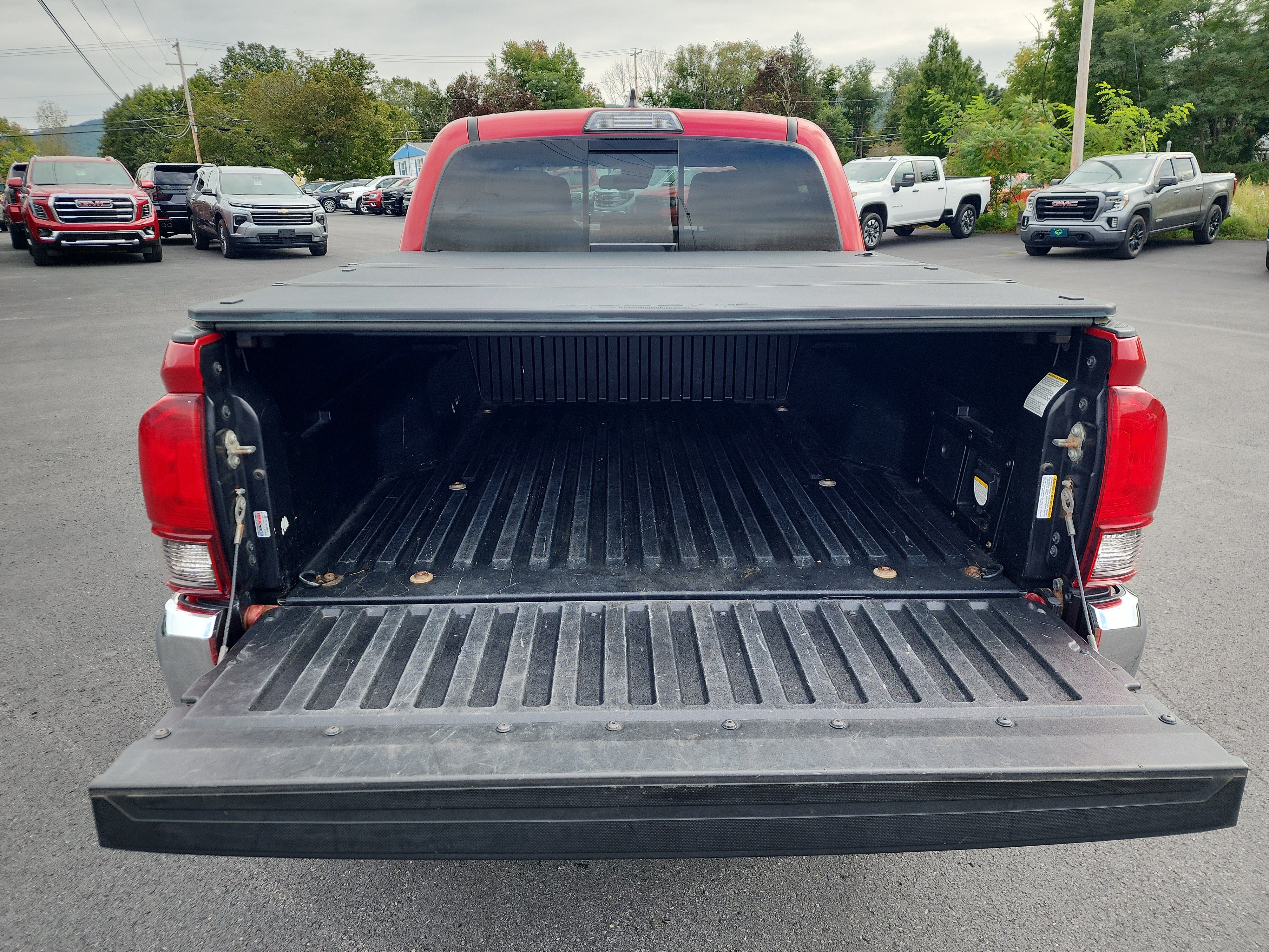 Used 2019 Toyota Tacoma TRD Off-Road AWD/4WD image 24