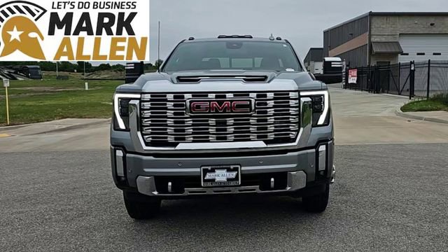 Used 2024 GMC Sierra 3500 Denali AWD/4WD image 3