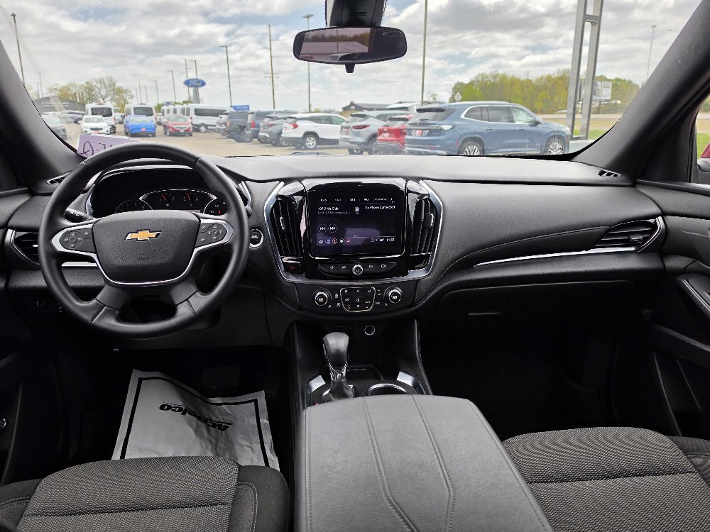 Used 2023 Chevrolet Traverse LT AWD/4WD image 6