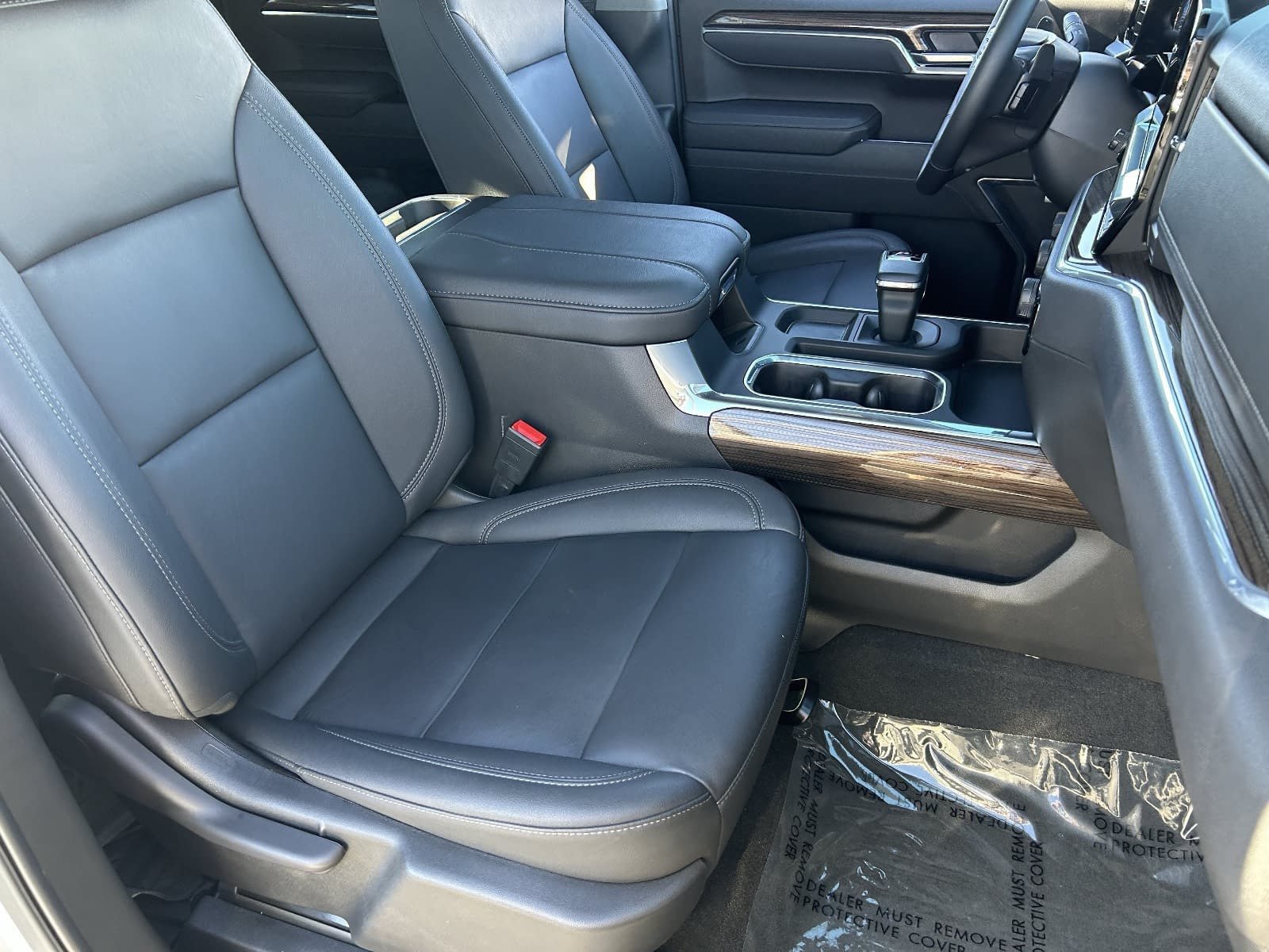 Used 2025 Chevrolet Silverado 1500 LT Trail Boss w/ Convenience Package II AWD/4WD image 13