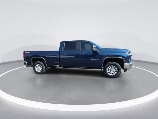 Used 2023 Chevrolet Silverado 3500 LT w/ Convenience Package AWD/4WD image 3
