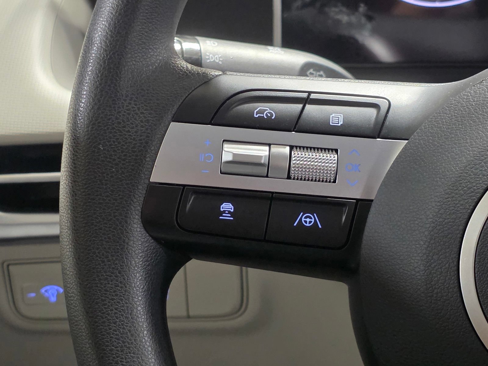 Certified 2025 Hyundai Tucson SE FWD image 31