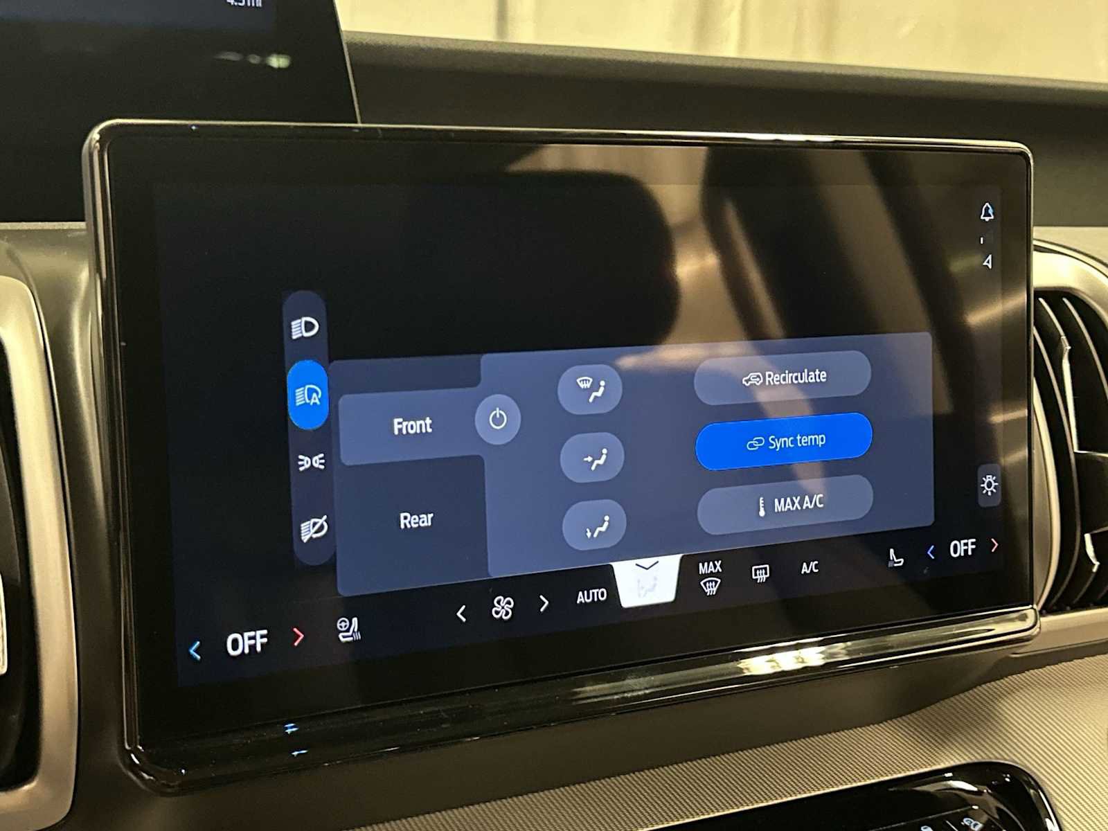 New 2026 Ford Expedition Active AWD/4WD image 13