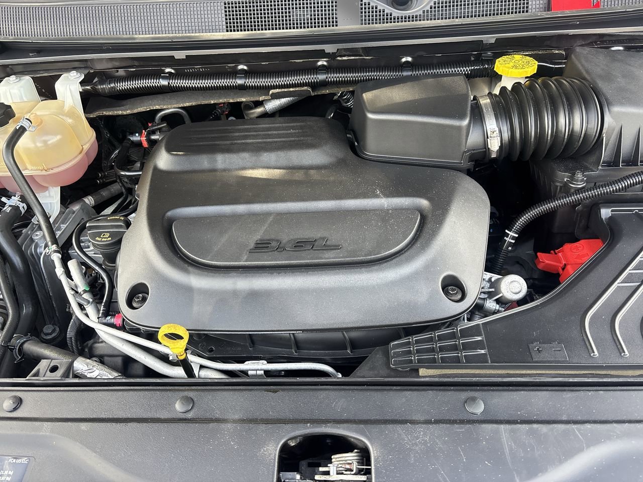 Used 2021 Chrysler Voyager LX image 10