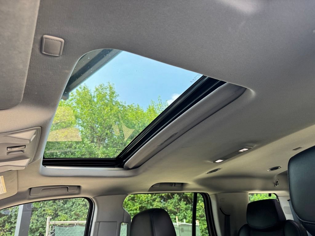Used 2020 Cadillac Escalade Luxury AWD/4WD image 12