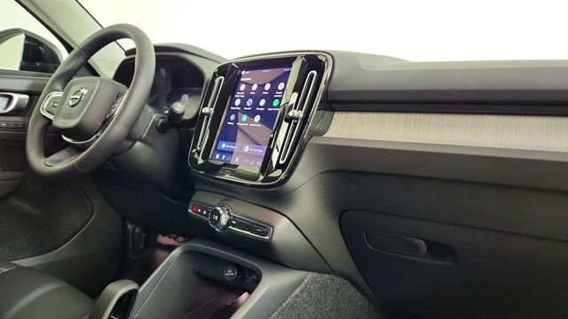 New 2026 Volvo XC40 B5 Core w/ Climate Package AWD/4WD image 32