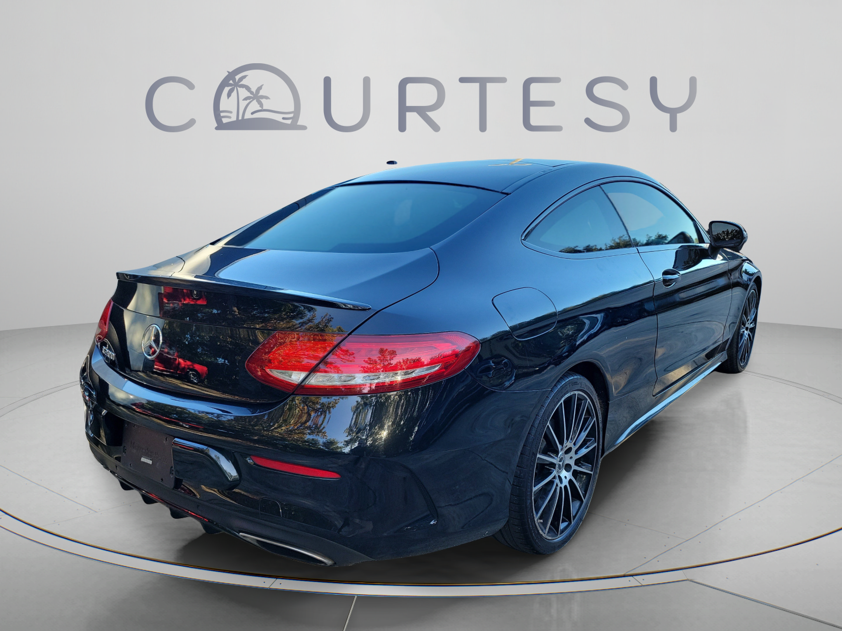 Used 2018 Mercedes-Benz C 300 Coupe image 4