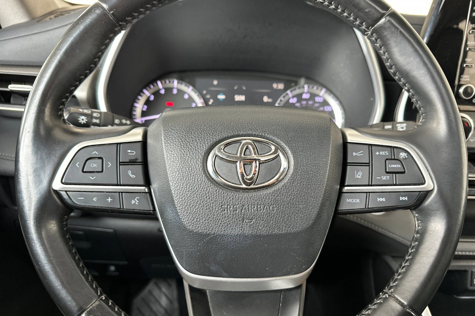 Used 2022 Toyota Highlander XLE image 24
