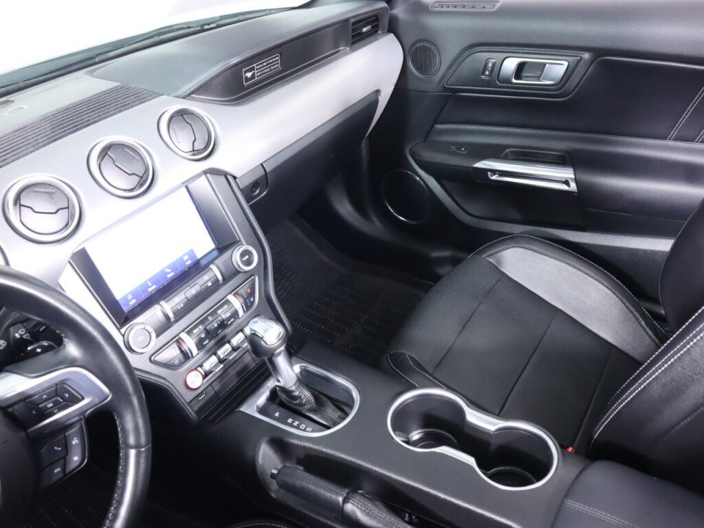 Used 2020 Ford Mustang Premium RWD image 33