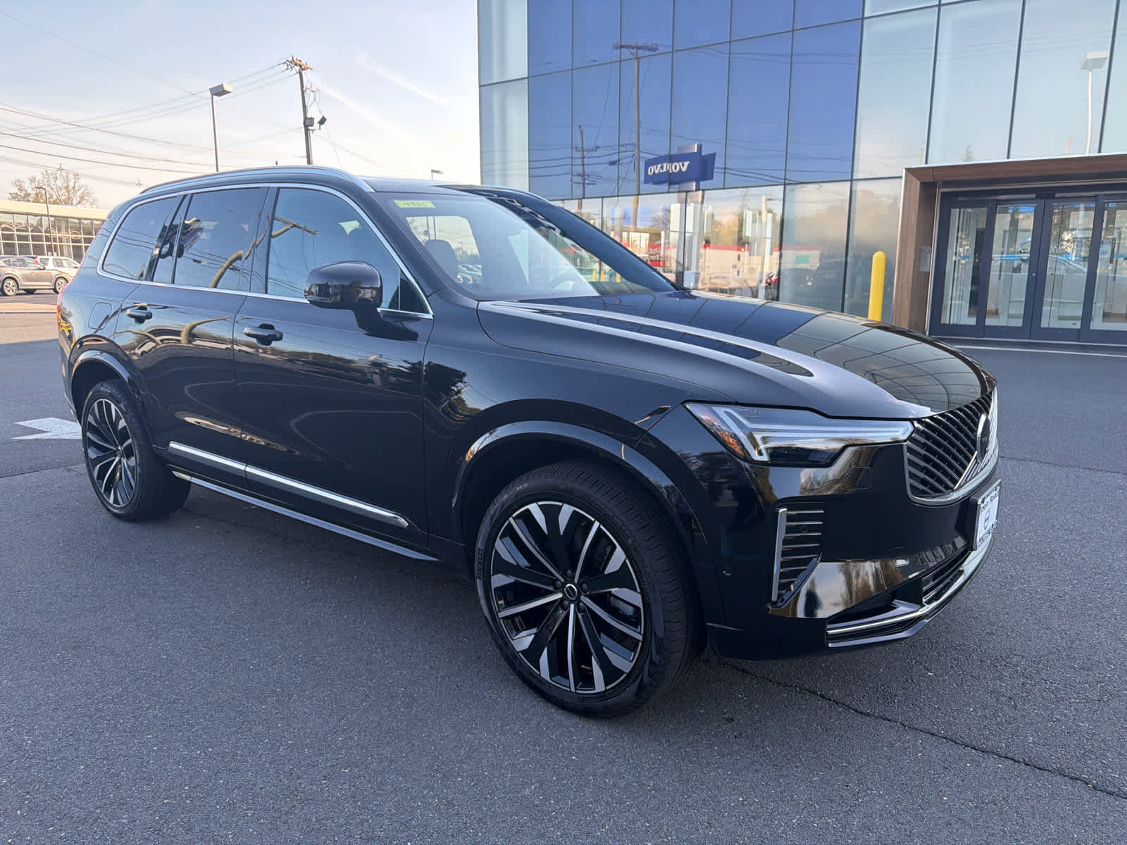 Used 2026 Volvo XC90 T8 Plus w/ Protection Package Premier image 6