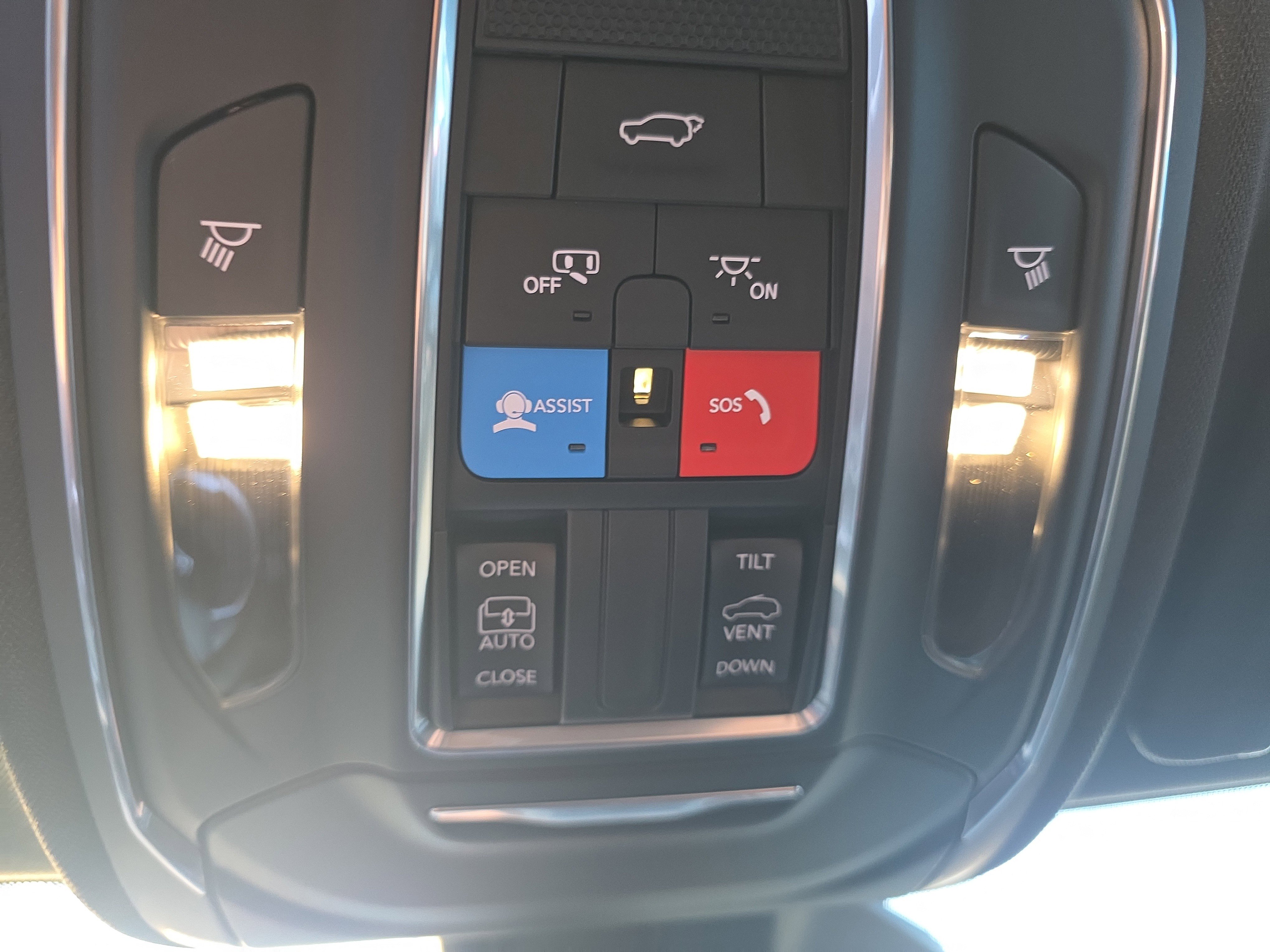 New 2025 Jeep Grand Cherokee Altitude image 8