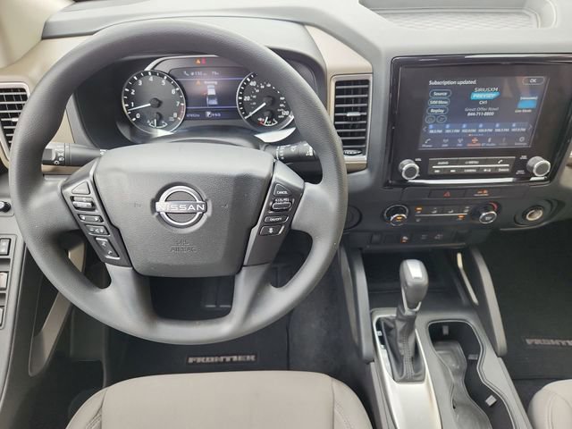 Used 2023 Nissan Frontier SV w/ Technology Package RWD image 11