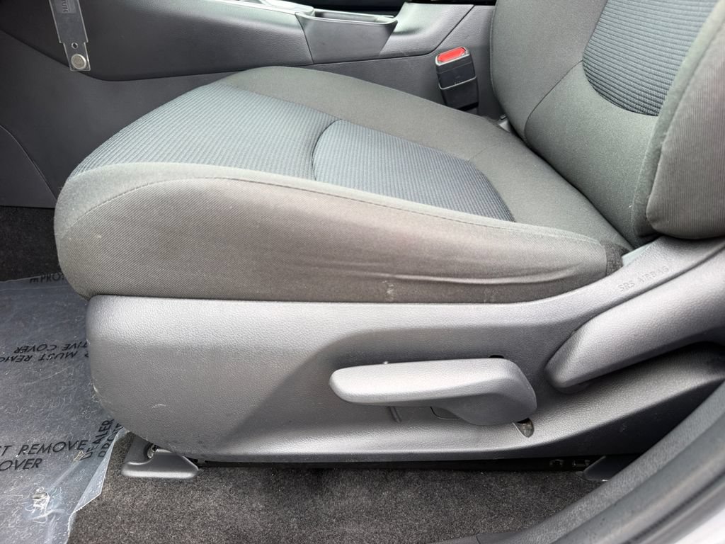 Used 2025 Toyota RAV4 LE AWD/4WD image 17