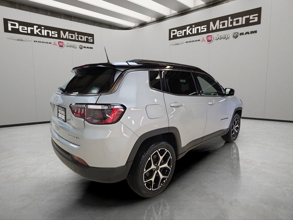Used 2025 Jeep Compass Limited image 5