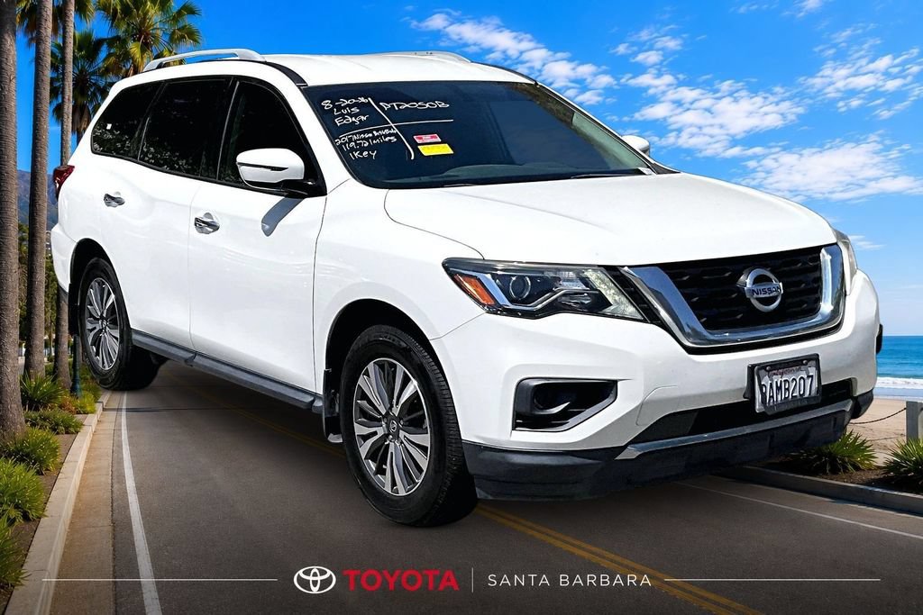 Used 2017 Nissan Pathfinder S FWD image 1