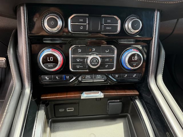 Used 2023 GMC Yukon XL Denali Ultimate AWD/4WD image 15